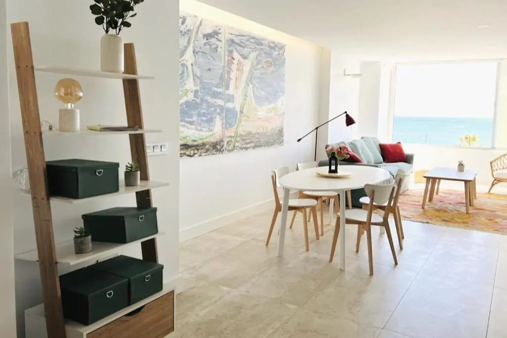 Moderno Y Completo Apartamento Frente Al Mar Málaga 0*,  Spagna